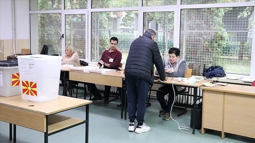 Kuzey Makedonya'da halk yerel seçim için sandık başında