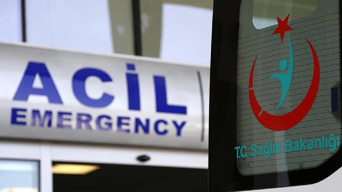 İstanbul'da AVM'de korku dolu anlar: Mağaza camı çocukların üzerine düştü