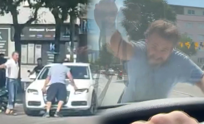 Trafiği birbirine kattılar! Silecek kırmalı yol verme kavgası
