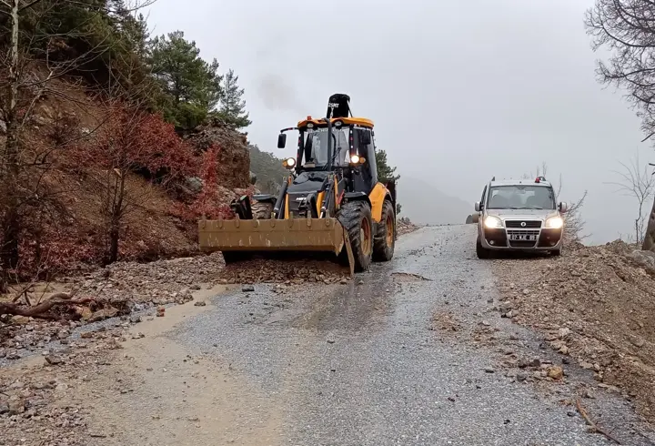 Alanya yollarında kış mesaisi