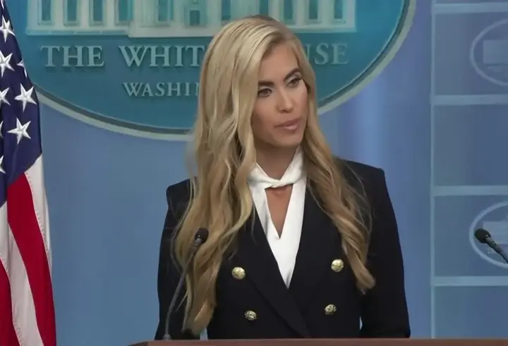 Trump'ın Yeni Sözcüsü 5 Gün Görev Yaptı! "Avukatım" Demişti Ama Belgesi Olmadığı Ortaya Çıktı