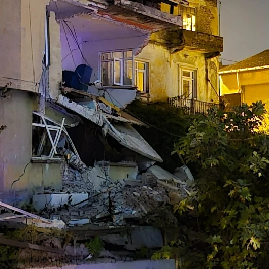 Zonguldak'ta Yağış Alarmı: İki Katlı Evin Duvarı Çöktü