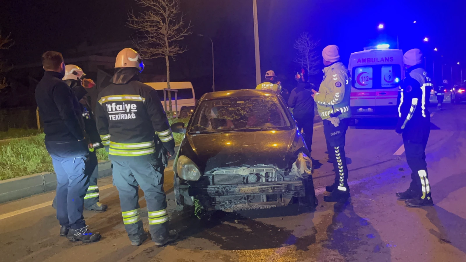 Alkollü sürücünün kullandığı otomobil ağaca çarptı