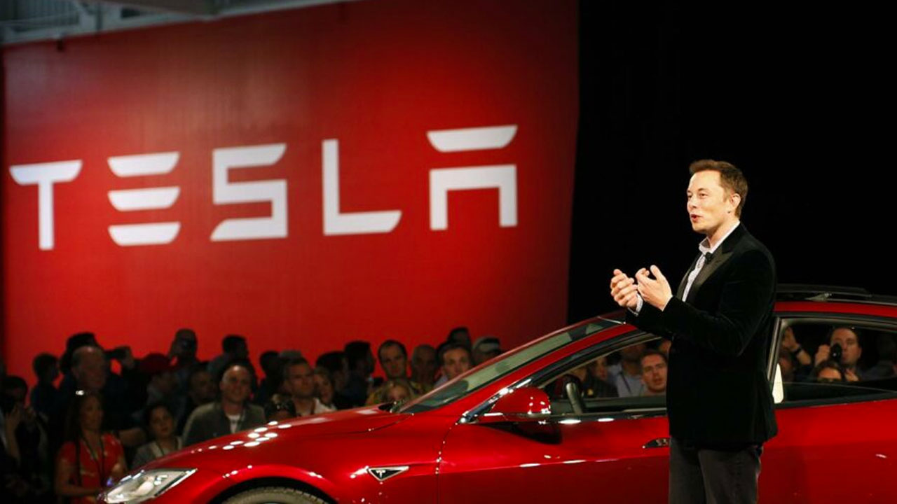 Tesla kuralını bozdu ve reklam vermeye başladı!