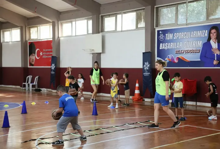 Aydın'da çocuklar, sanat, kültür ve sporla buluşuyor