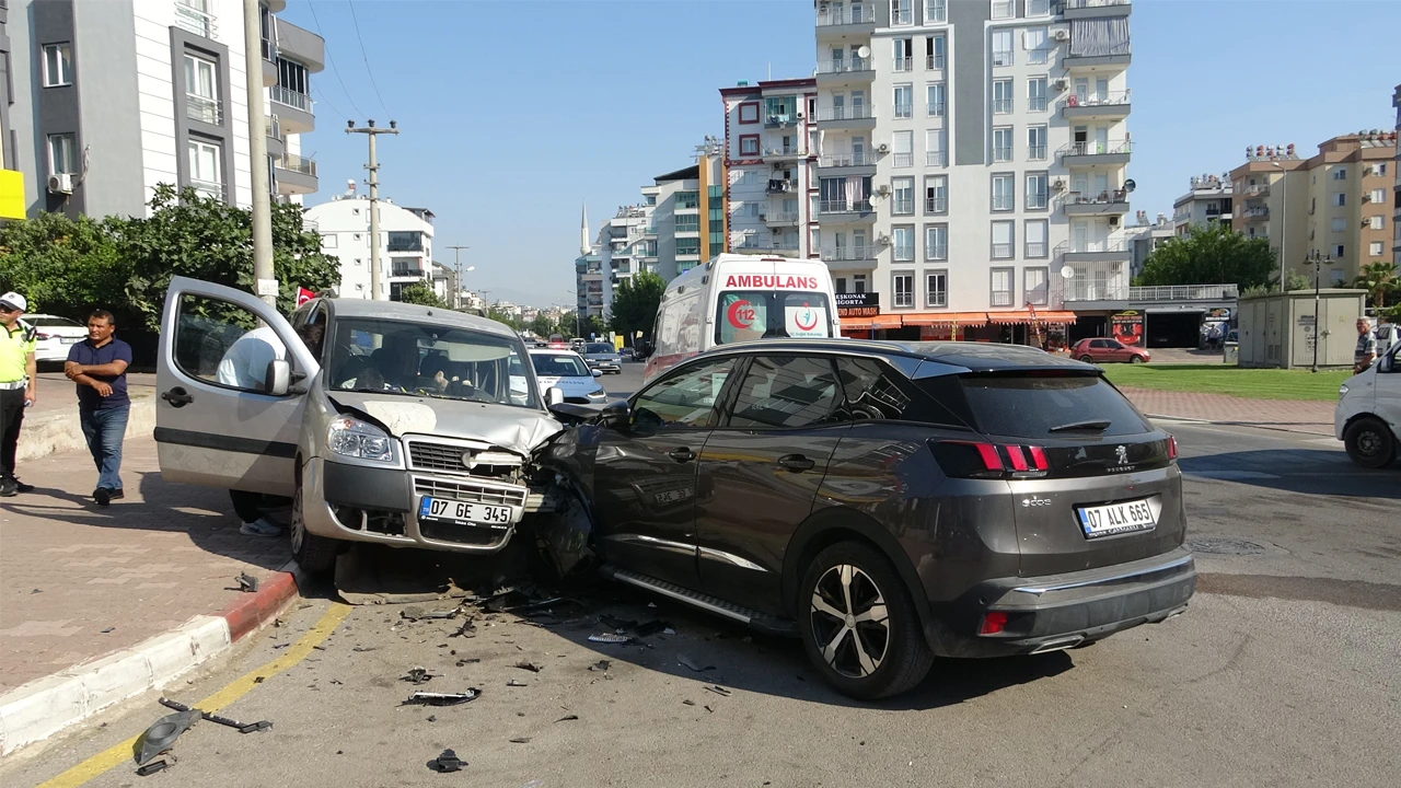 Alışveriş için markete girdi! Döndüğünde arabasını bu halde buldu