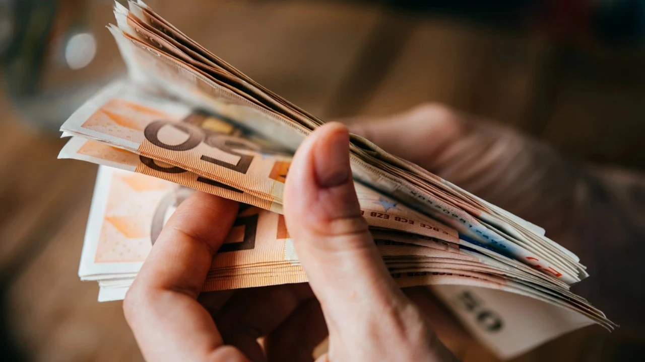 Bulgaristan'da Euro dönemi başladı: Leva tarihe karıştı
