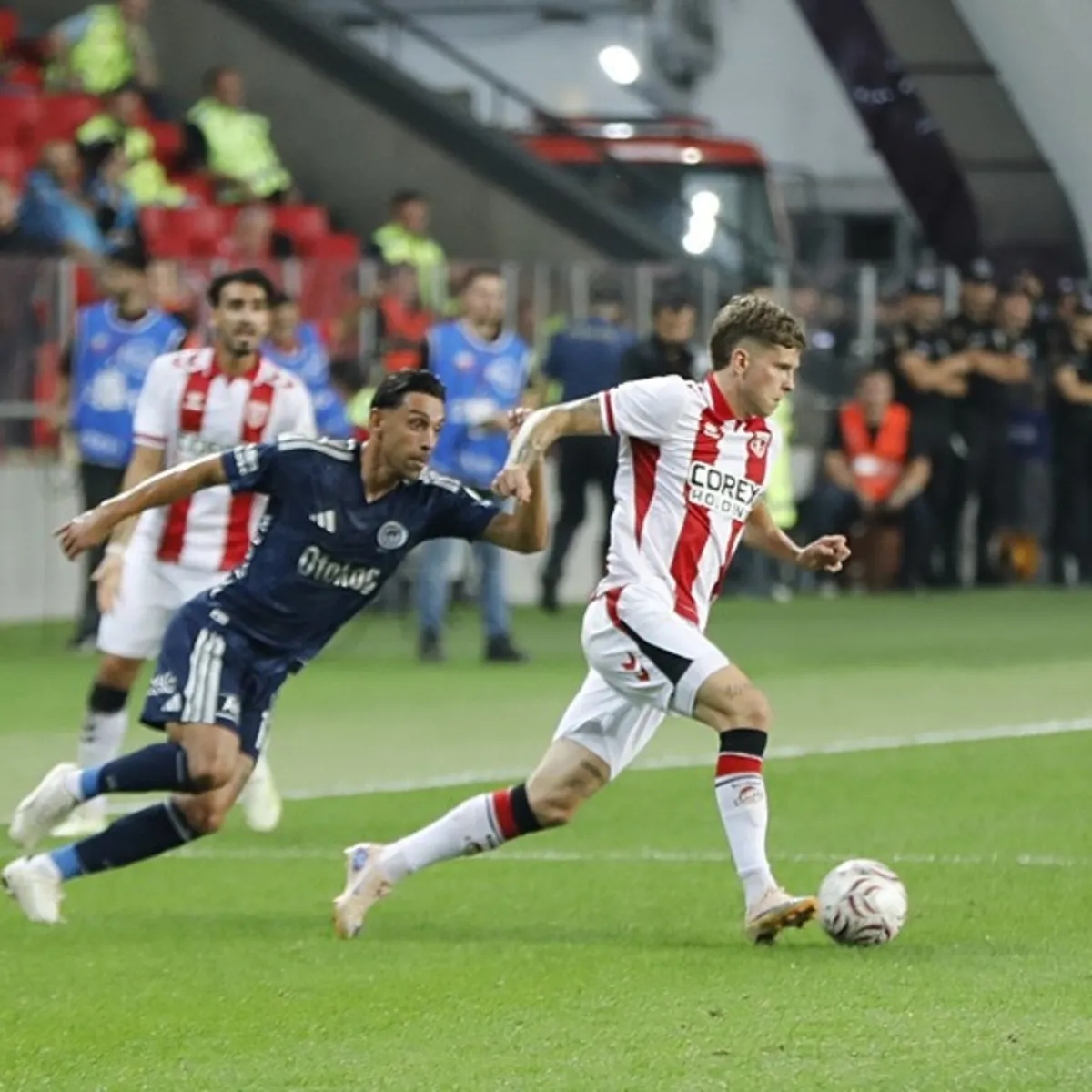 Samsunspor-Fenerbahçe maçında tartışmalı pozisyon! Ev sahibi kırmızı kart bekledi