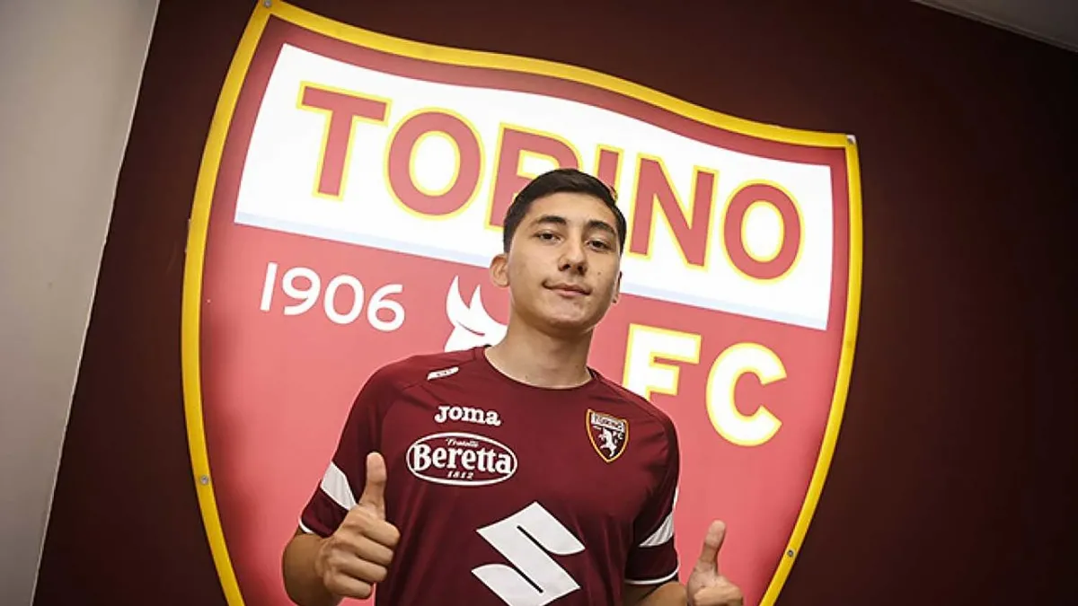 Trabzonspor'a Torino'dan yerli orta saha: Emirhan İlkhan!