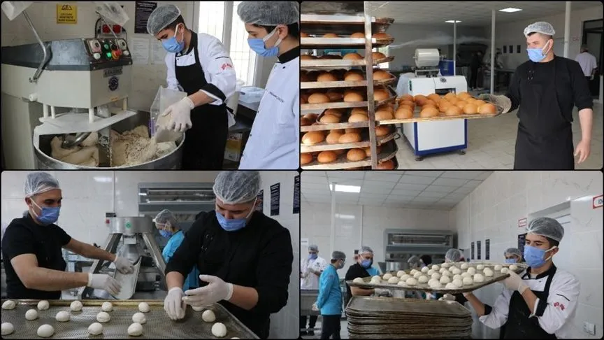 Kahramanmaraş'ta liseli öğrenciler, yatılı okullar için günlük 8 bin ekmek üretiyor