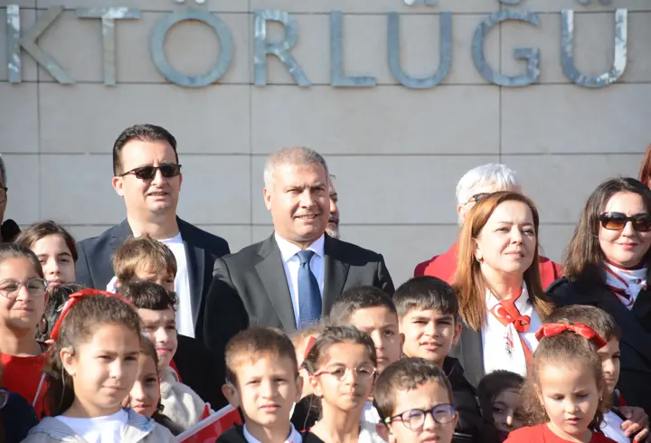Eskişehir'de öğrencilerden 29 Ekim Cumhuriyet Bayramı korteji