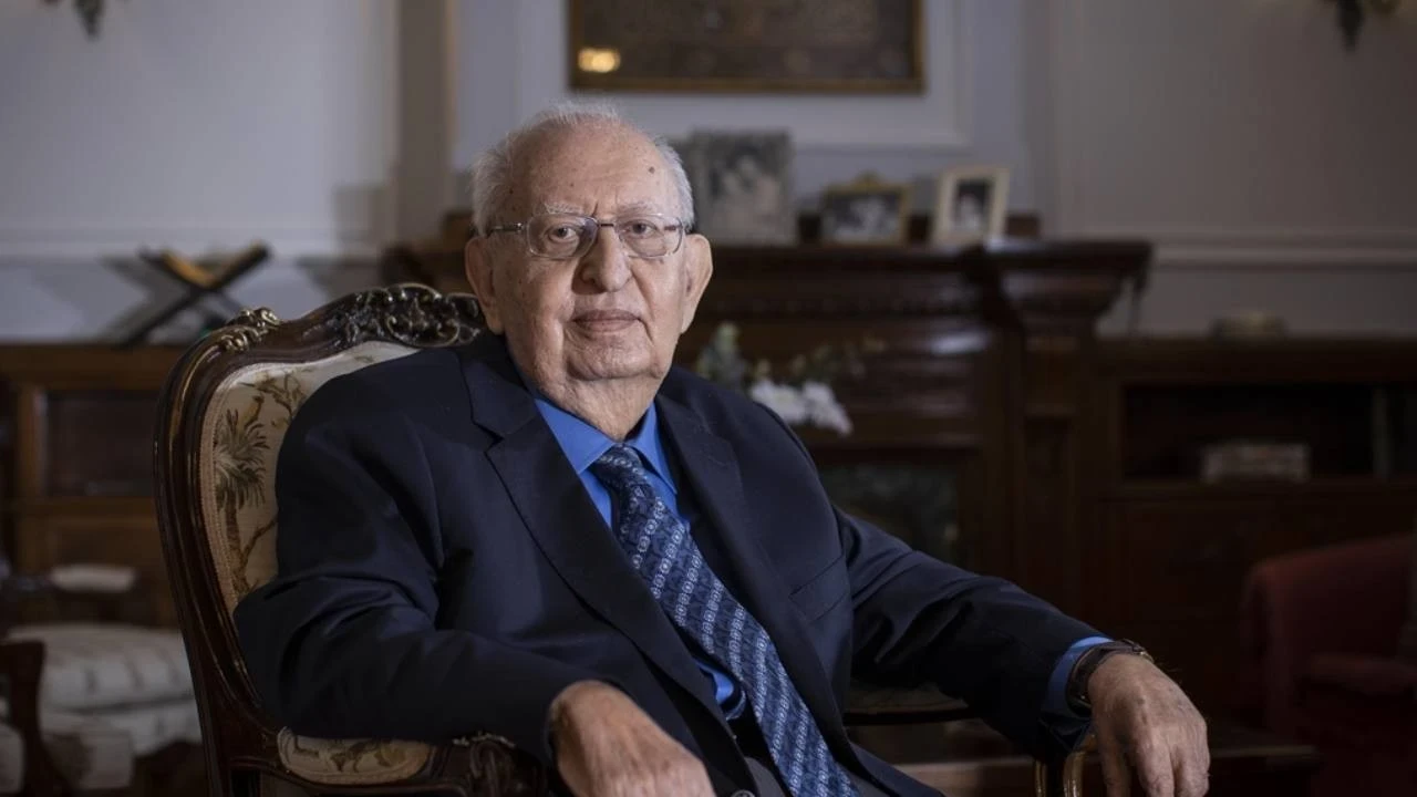 Son dakika... Hüsamettin Cindoruk hayatını kaybetti