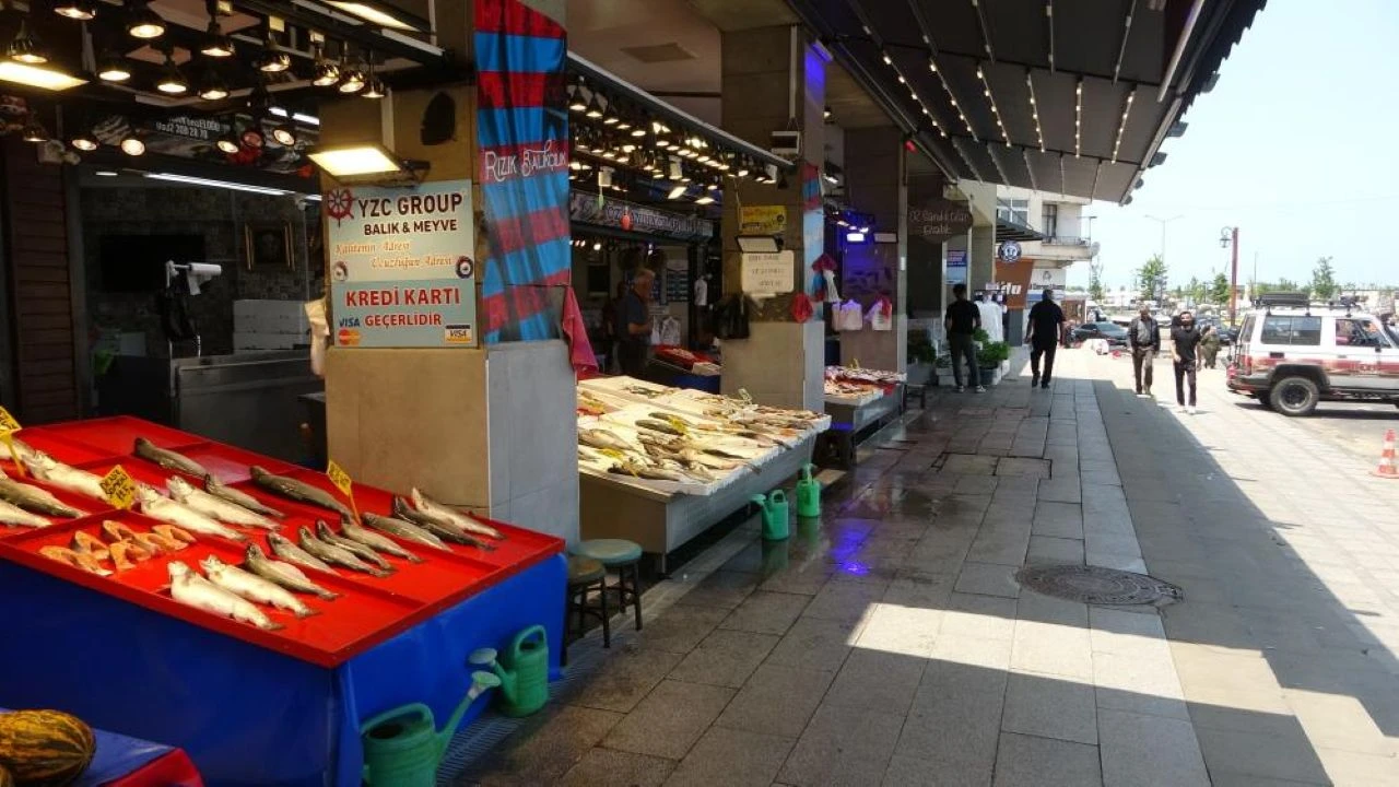 Kurban Bayramı'nda balık hali sessizliğe büründü