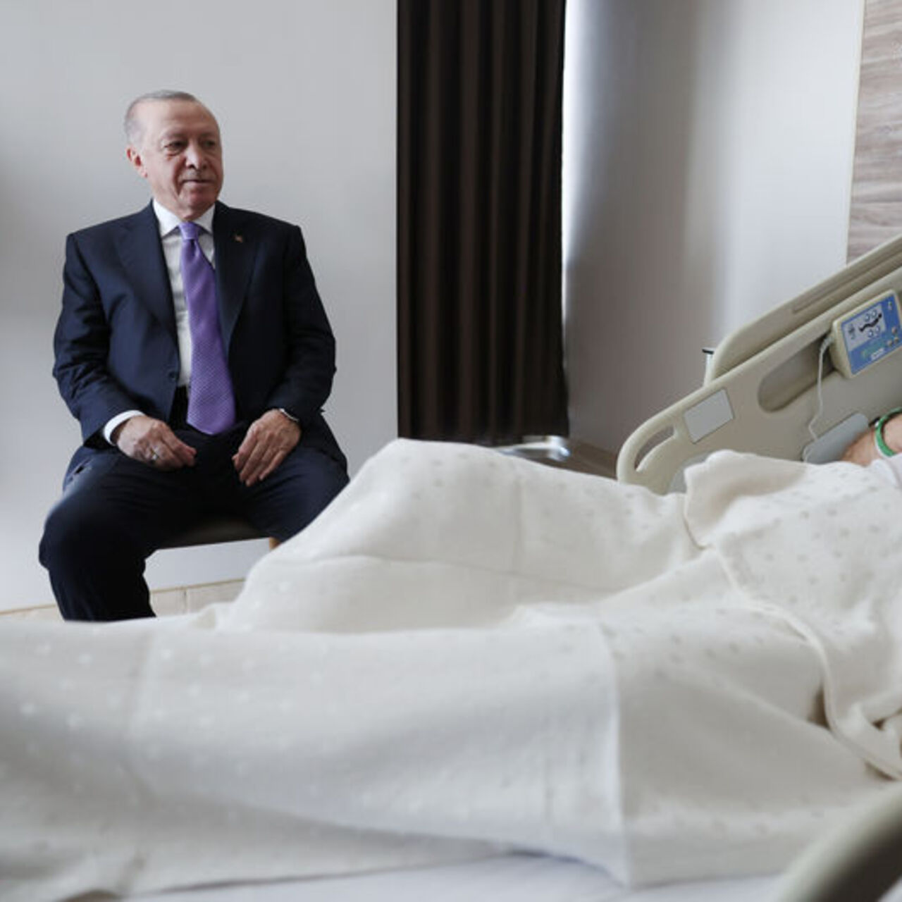 Cumhurbaşkanı Erdoğan'dan geçmiş olsun ziyareti