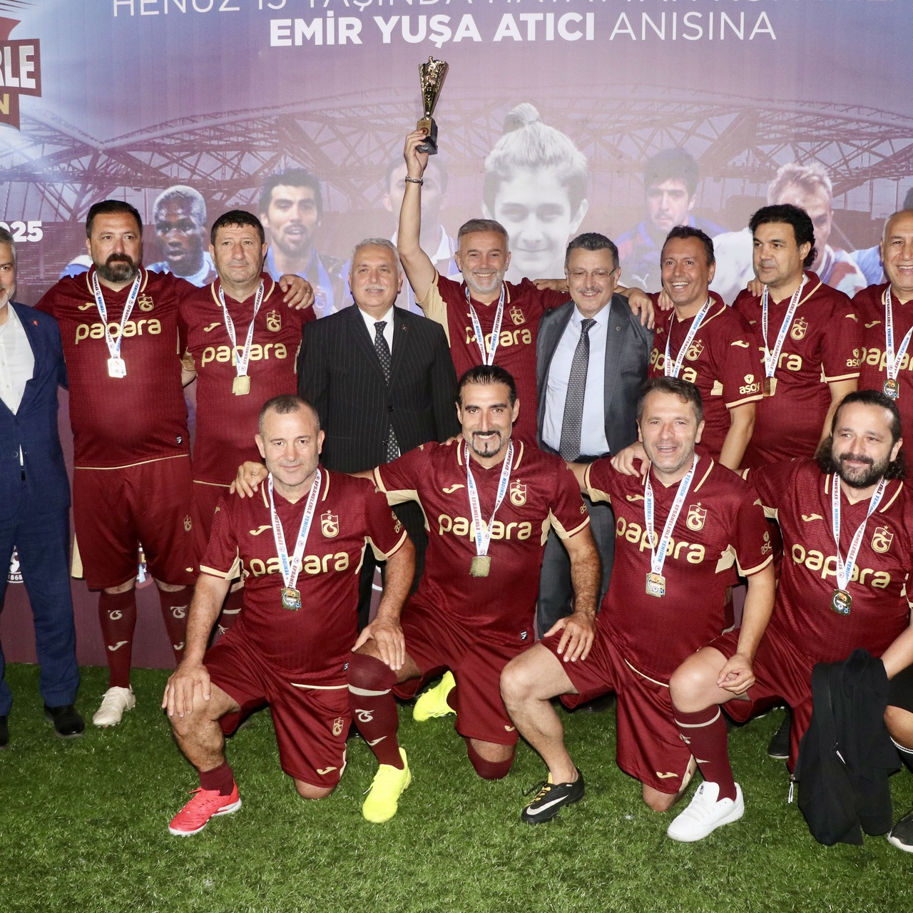 "Efsanelerle Yeniden" futbol turnuvası sona erdi