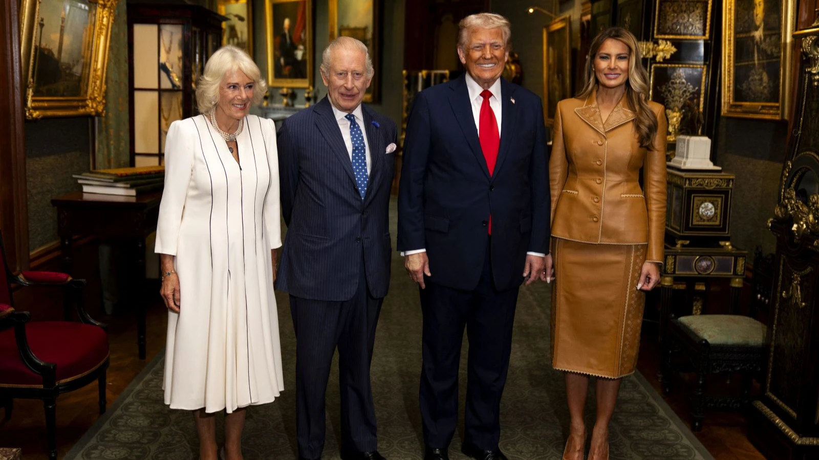 Trump çifti İngiliz Kraliyet Ailesi'ni dumur etti