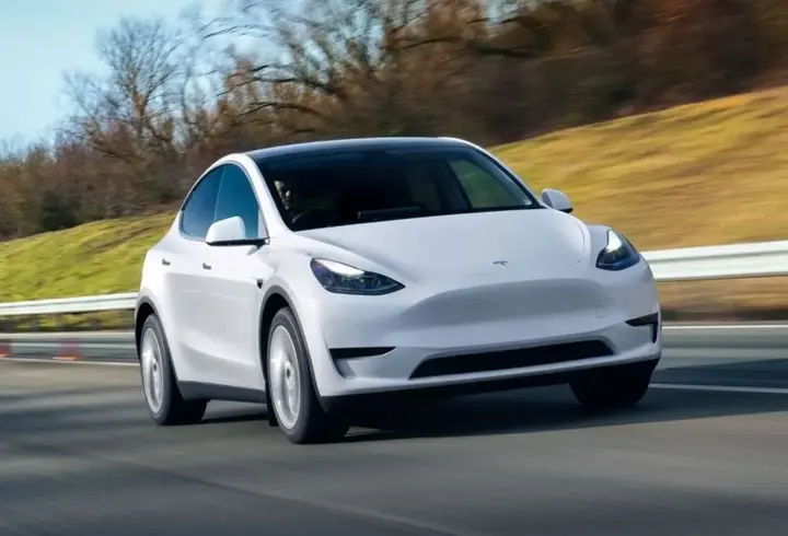 Tesla dijital anahtar teknolojisinde rotayı değiştirecek