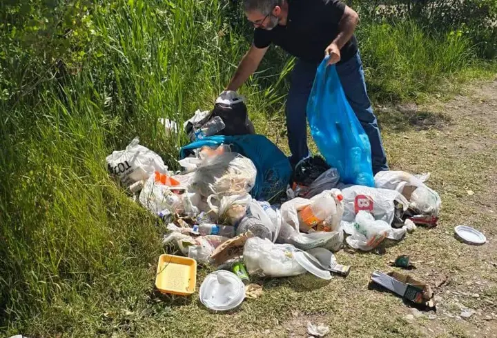 Tunceli'de ziyaretçilerin Munzur Vadisi'ne bıraktığı çöpler ekiplerce toplandı