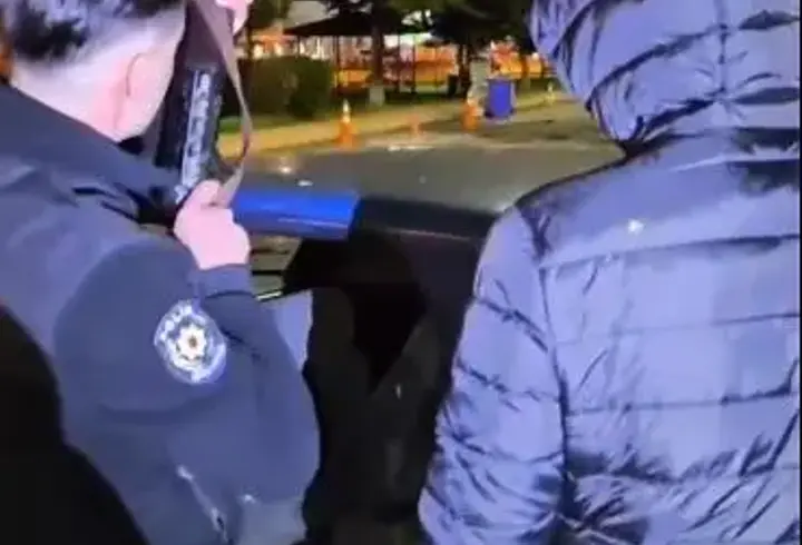 Düğün konvoyunda araçtan havaya ateş açan 2 kişi yakalandı