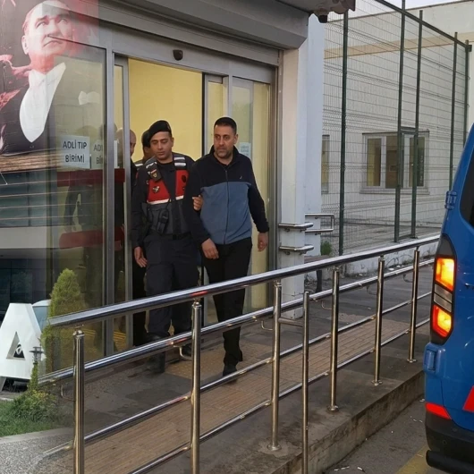 Bakanlık Duyurdu: Çukurova Belediye Başkanı Emrah Kozay Görevden Uzaklaştırıldı