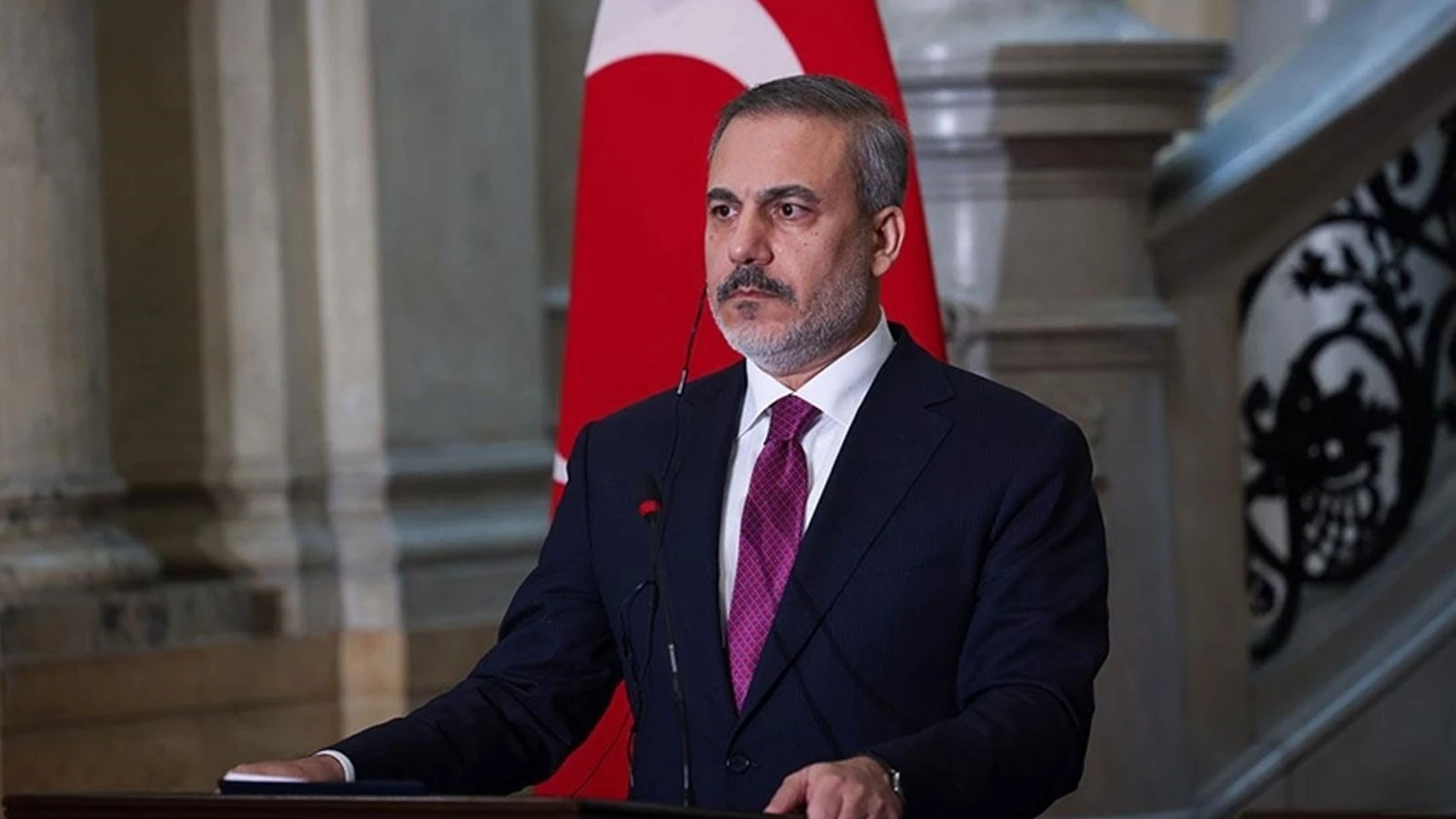 Bakan Fidan, Hollandalı mevkidaşı van Weel ile Davos'ta görüştü