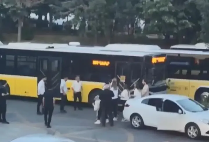 İstanbul'da Park Yeri Kavgası: Tekme Tokat Kavga Kamerada