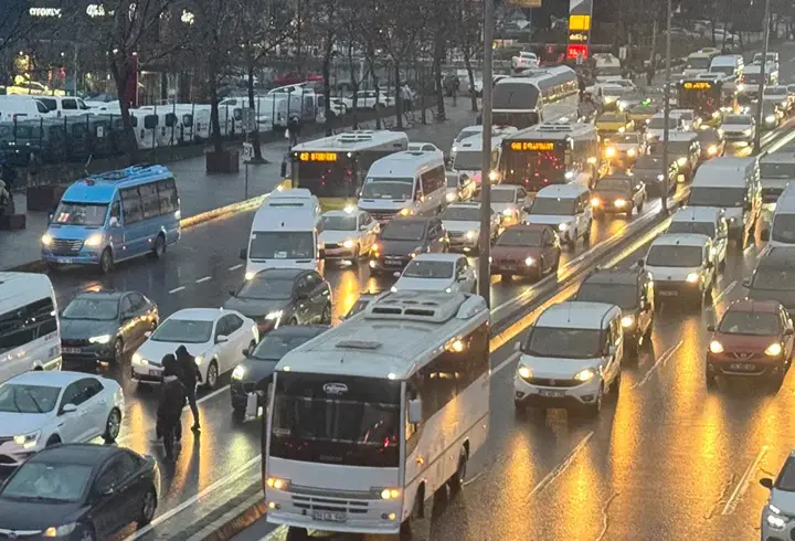 İstanbul'da trafik yoğunluğu yüzde 81'e kadar çıktı