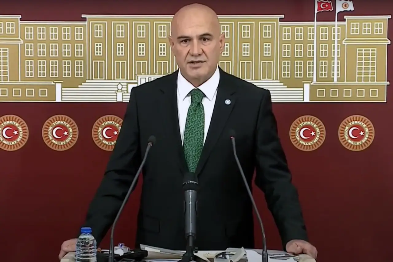 İyip Grup Başkan Vekili Çömez'den Arnavutluk'taki Toma Görüntülerine Tepki: 'Gösterileri Bastırma Tecrübeniz Sınırları Aştı'