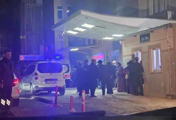 Evine giderken boğazından bıçaklanıp öldürüldü