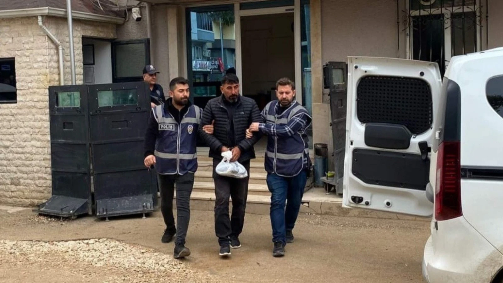 Bursa'da 21 yıl hapis cezası bulunan şahıs yakalandı