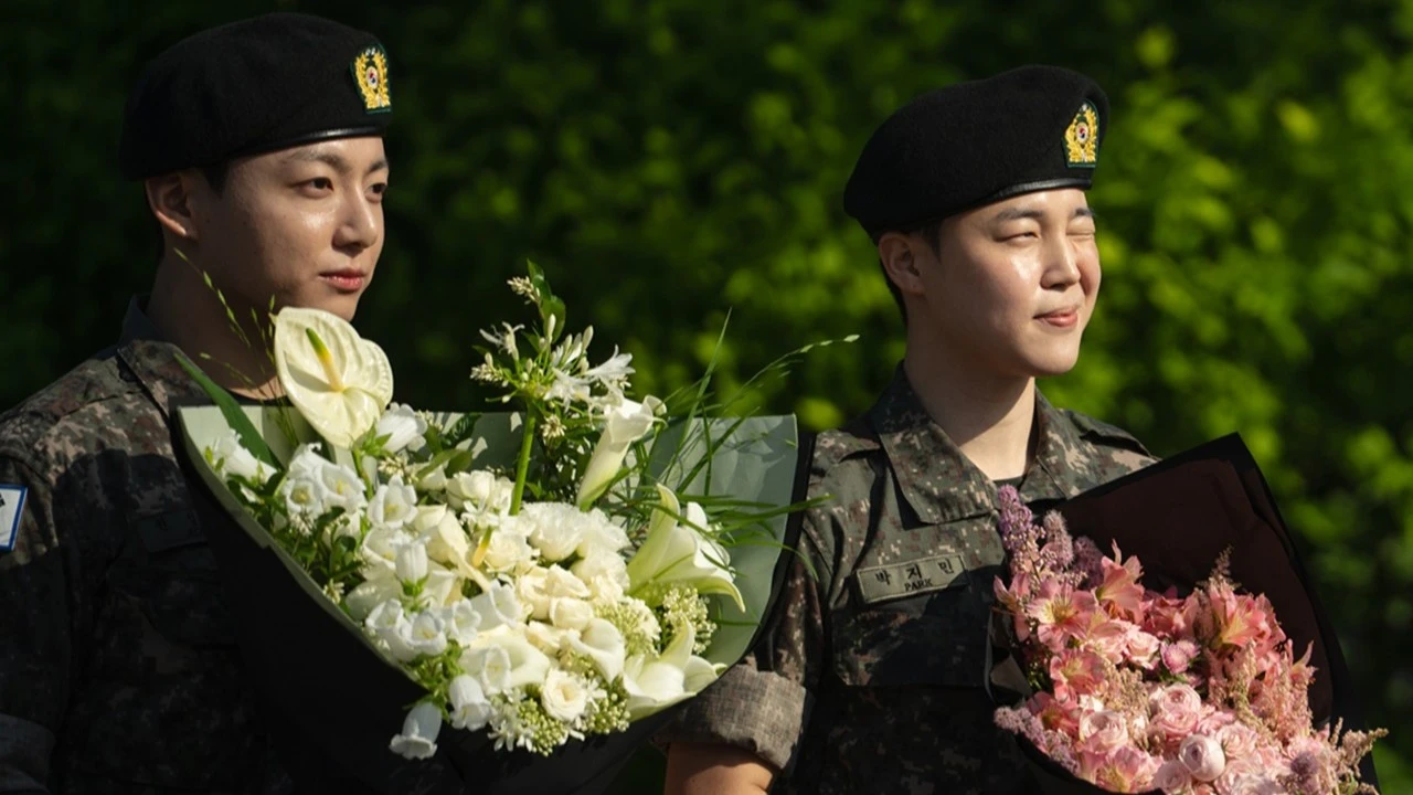 BTS üyeleri Jimin ve Jungkook askerlik görevlerini tamamladı