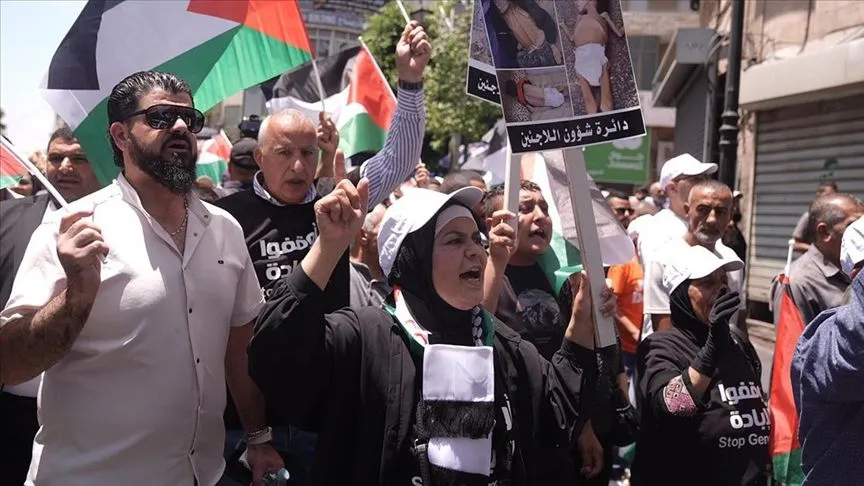 Batı Şeria'da binlerce Filistinli Gazze'deki soykırımı protesto etti