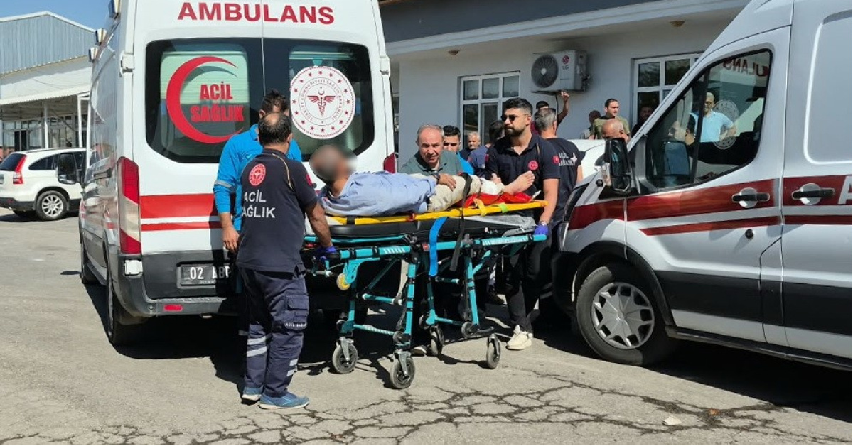 Belediye binası bahçesinde silahlı saldırı!
