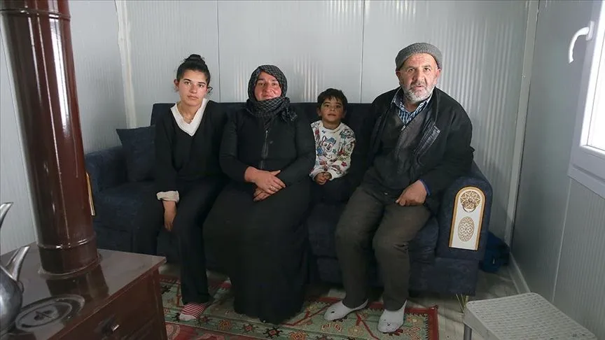 Kars'ta evleri yaşanmaz durumdaki üç aile devlet eliyle yeni yuvalarına kavuştu