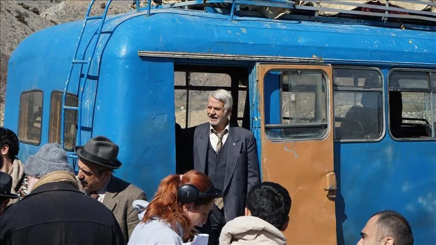 Oyuncu Talat Bulut, çekimleri devam "Mavi Kuş" filmiyle ilgili değerlendirmelerde bulundu