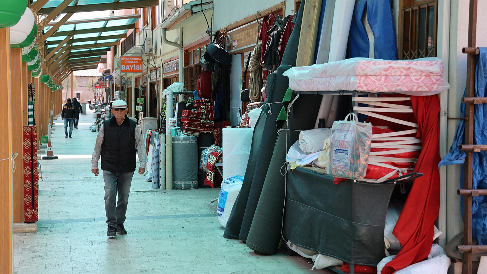63 yıllık çadırcıdan isyan: "Altın gibi mesleğe işçi bulamıyoruz"