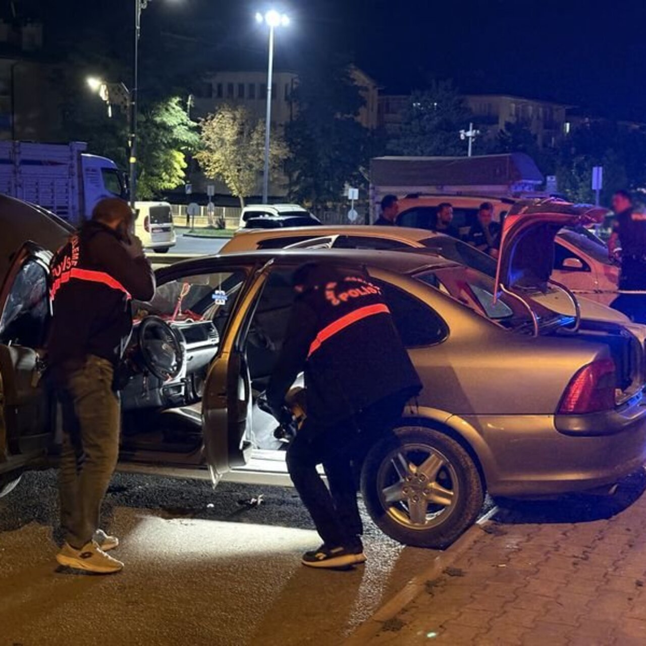 Otomobilde çakmak gazı patladı: 1 ölü, 2 yaralı