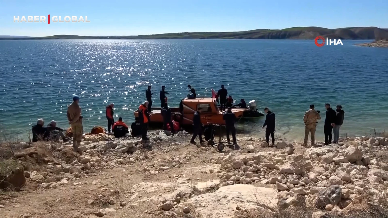 Adıyaman'da Atatürk Baraj Gölüne füze parçaları düştü