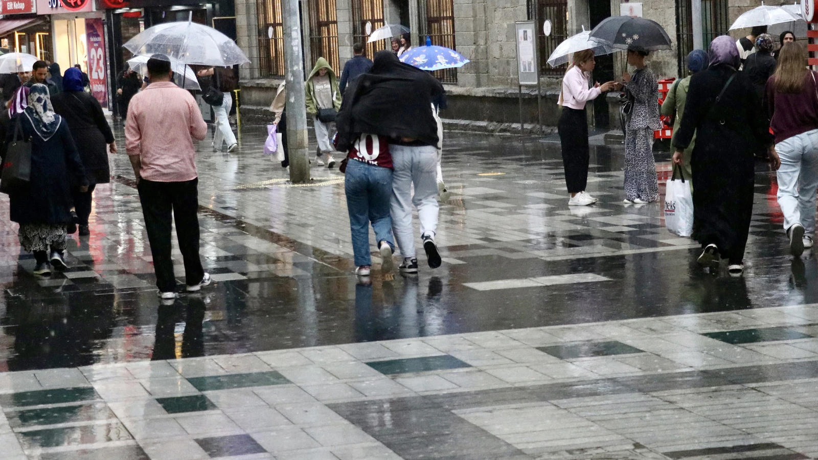 İstanbul, Ankara, İzmir... Meteoroloji tarih verdi: Sağanak geliyor