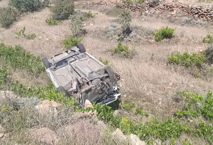 Gercüş’te otomobil araziye yuvarlanarak ters döndü: 1 yaralı