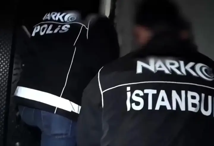 İstanbul ve İzmir'de yaklaşık 7 milyon uyuşturucu hap ele geçirildi