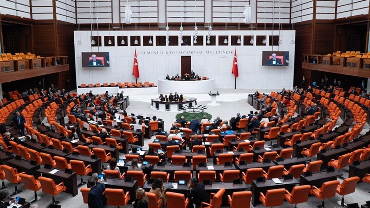 En düşük emekli aylığı artışı teklifi Meclis’te