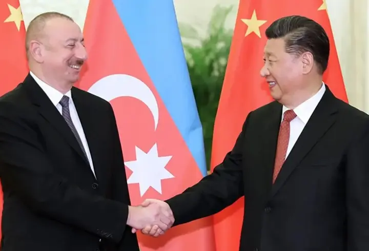 Azerbaycan Cumhurbaşkanı Aliyev'den Çin temasları: Şi Cinping ile bir araya geldi