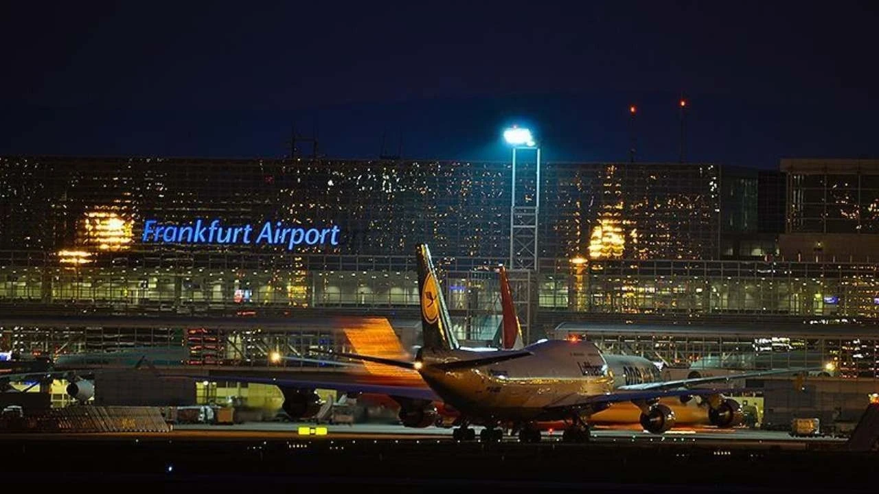 Frankfurt Havalimanı’nda uçuşlarda iptal ve gecikme yaşanıyor
