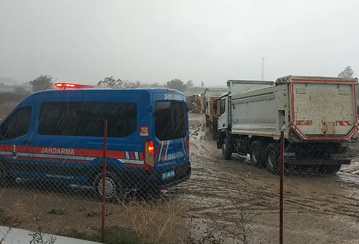 Antalya'da çalınan 50 kamyon sahil kumu bulundu