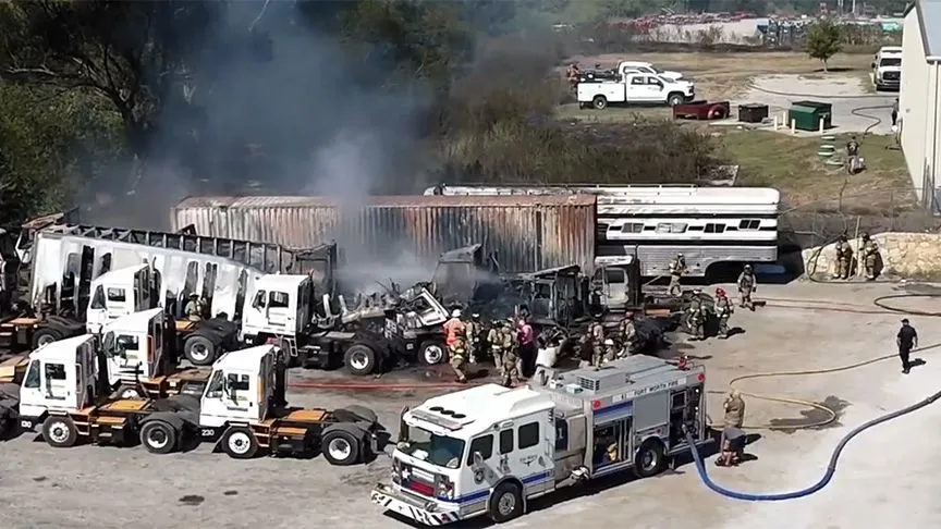 ABD'nin Texas eyaletinde uçağın düşmesi sonucu 2 kişi hayatını kaybetti