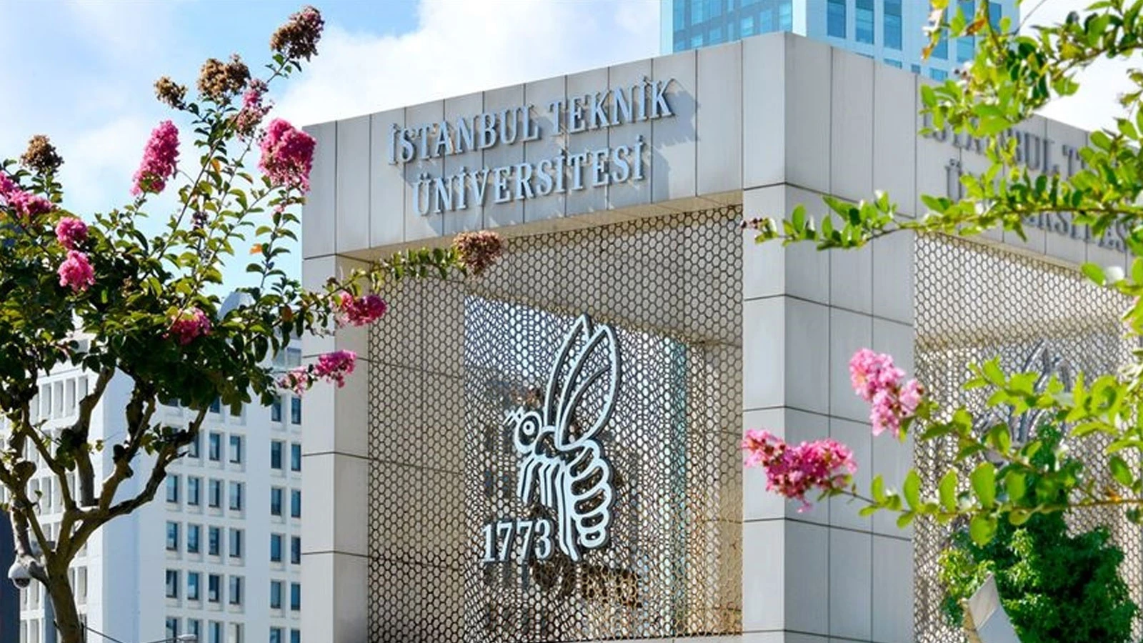İTÜ, YKS'de ilk 1000'e giren öğrencilere burs verecek