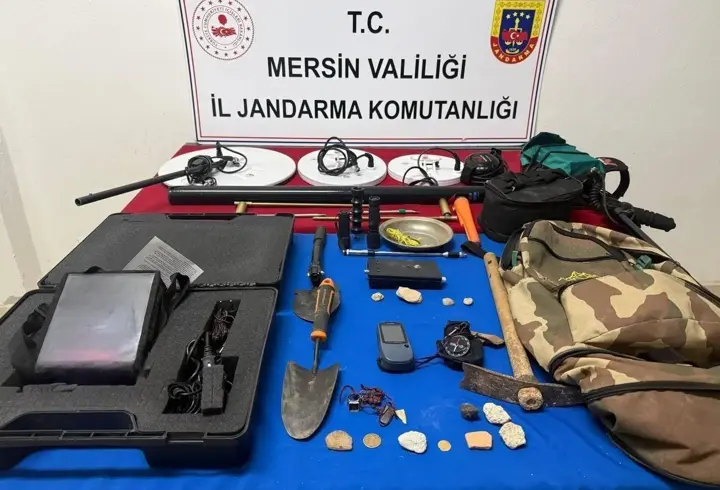 Mersin’de kaçak kazı yapan 3 şüpheli yakalandı