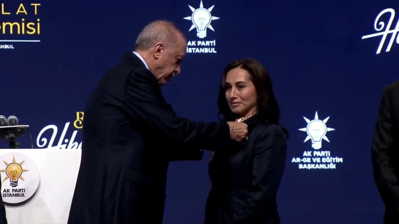 Beykoz Belediye Başkanvekili Özlem Vural Gürzel AK Parti'ye geçti
