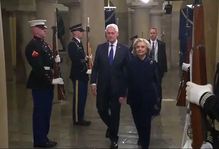 Bill-Hillary Clinton çifti Epstein sorgusunda | ''O adaya 28 kez gittiler!''